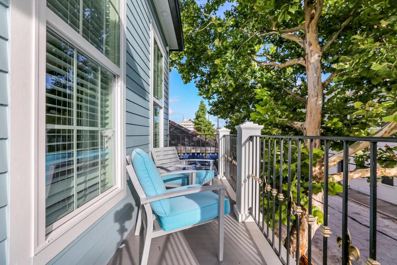 Appartement Hosteeva Chic Urban Retreat W Pool Steps To St Charles Ave And Near Bourbon St à La Nouvelle-Orléans Extérieur photo
