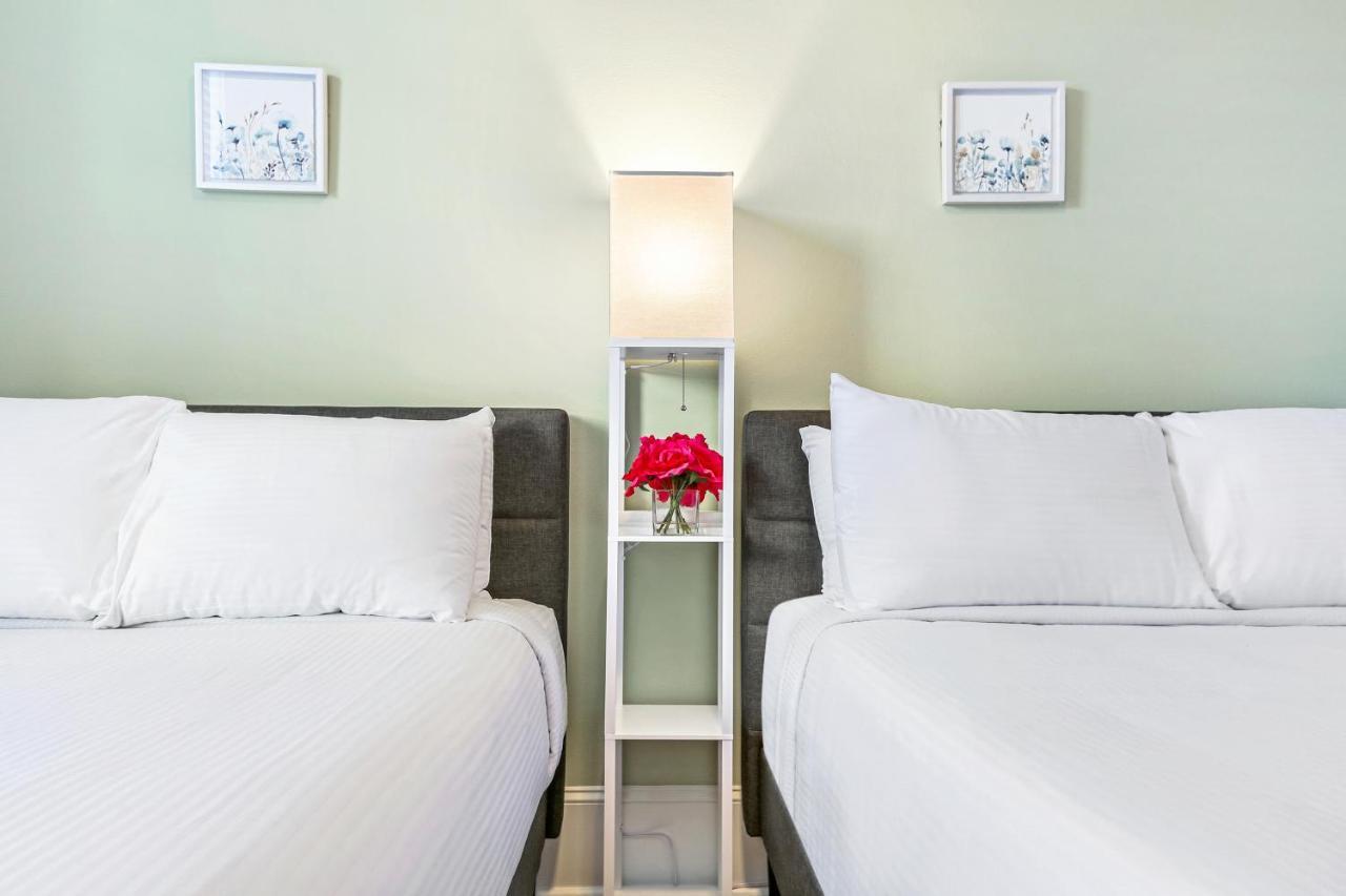 Appartement Hosteeva Chic Urban Retreat W Pool Steps To St Charles Ave And Near Bourbon St à La Nouvelle-Orléans Extérieur photo